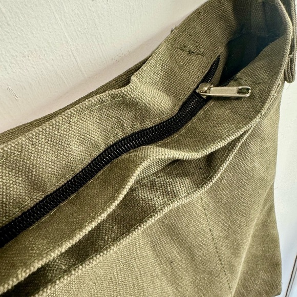 Mood ~ Wide Shoulder Bag - Picture 3 of 4
